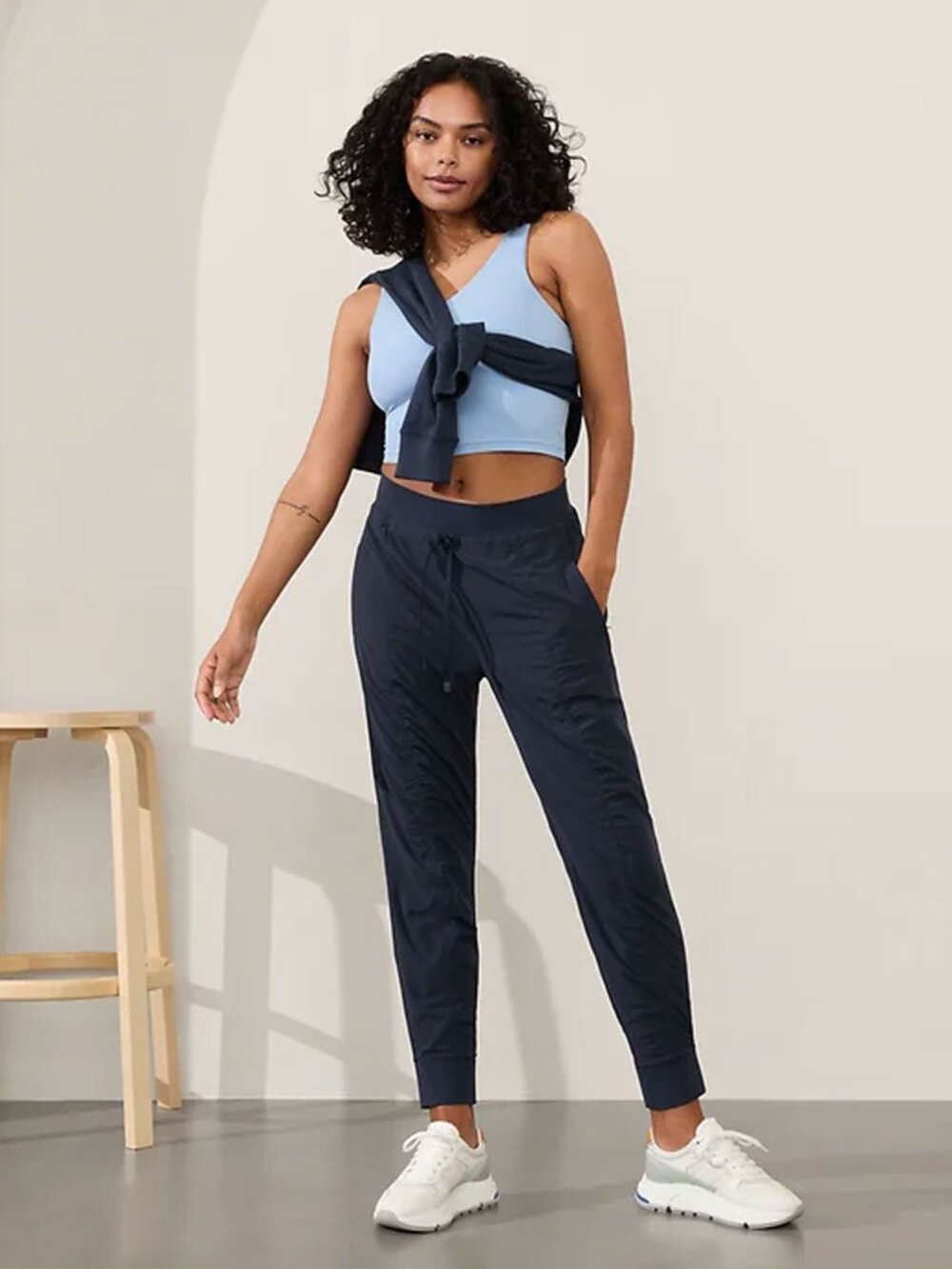 Athleta Attitude Pant Mid Rise Jogger in Navy Blue size 12